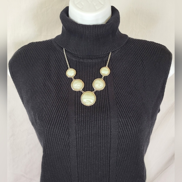 CATO Light Sage and Silver Necklace and Dangle Earrings / Pierced - Picture 2 of 5